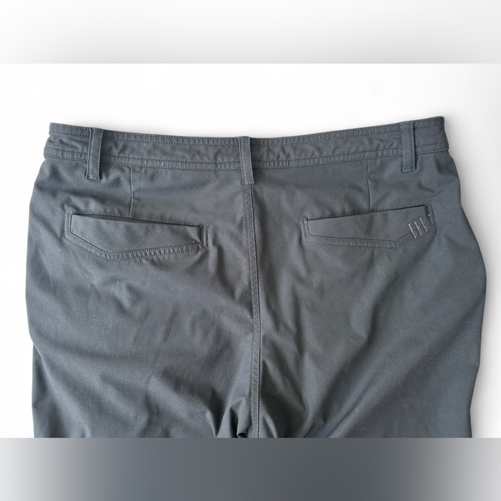 Lululemon ABC Classic Chino Men's Black Shorts - Size 36 - Picture 12 of 13